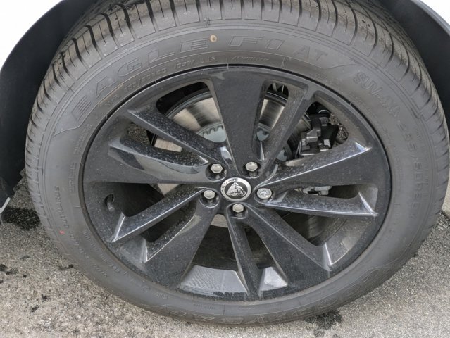 Vehicle image 14 of 15