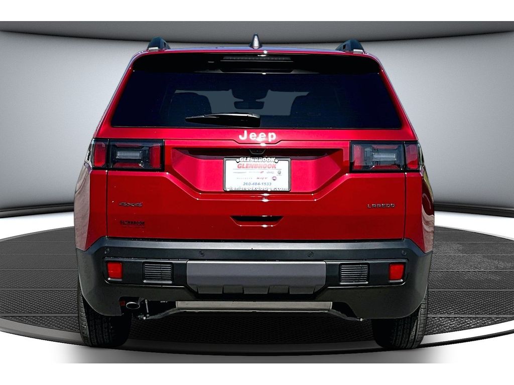 2026 Jeep Cherokee Laredo Image 2 of 15