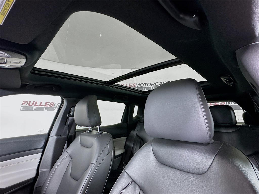 2026 Jeep Compass Limited Image 16 of 34