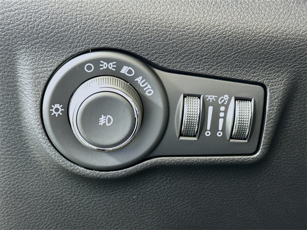 2026 Jeep Compass Limited Image 32 of 34