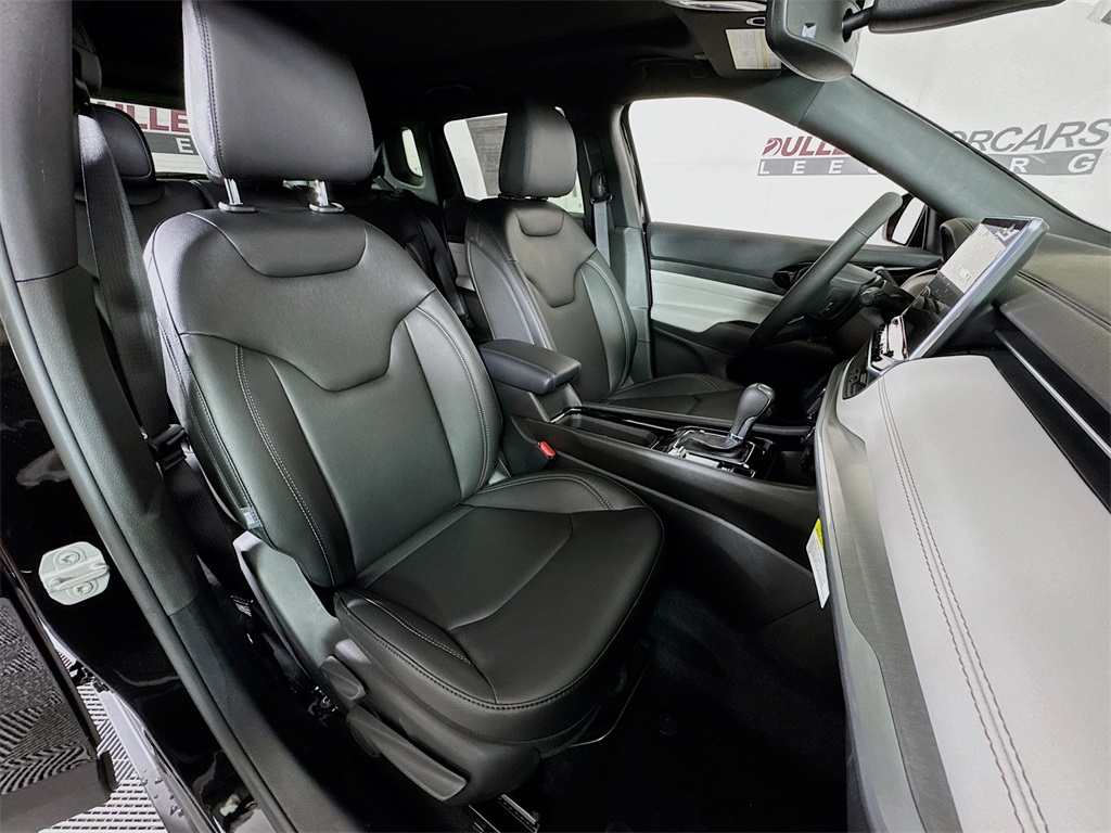 2026 Jeep Compass Limited Image 14 of 34