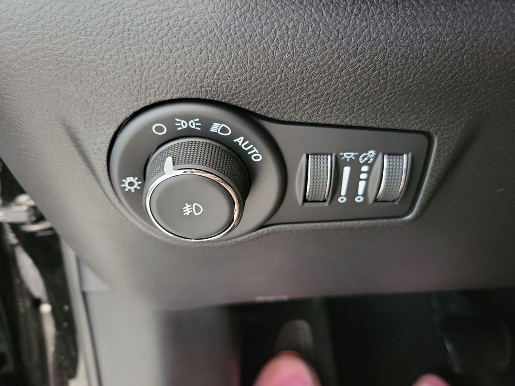 2026 Jeep Compass Latitude Image 15 of 21