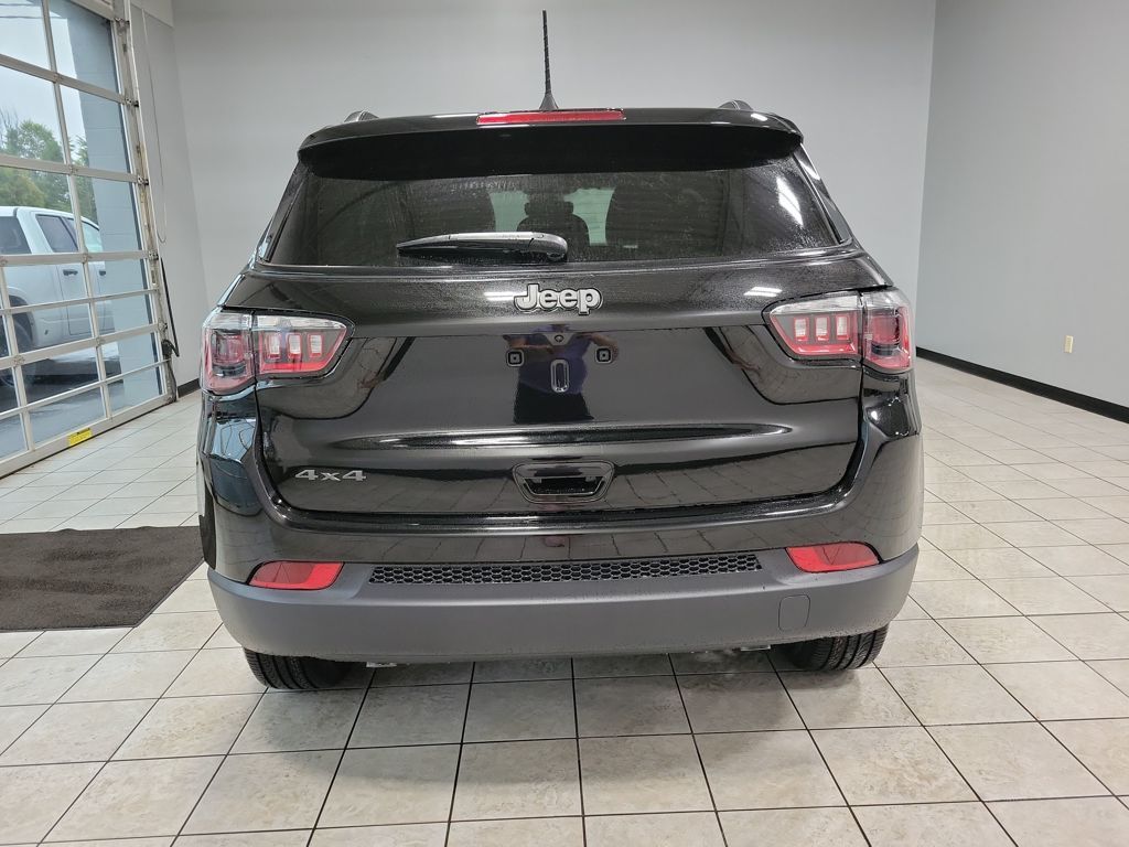 2026 Jeep Compass Latitude Image 9 of 21