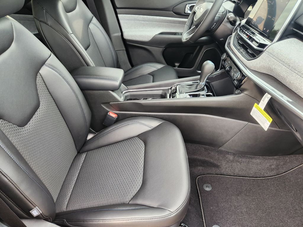 2026 Jeep Compass Latitude Image 10 of 24