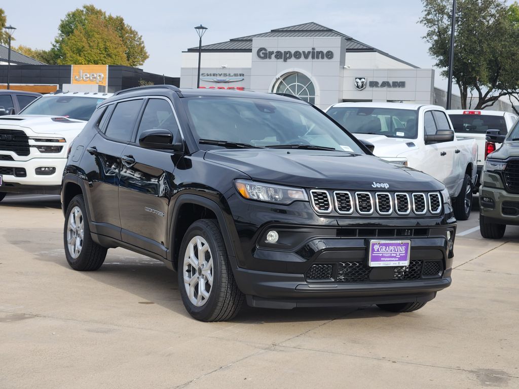 2026 Jeep Compass Latitude Image 3 of 24