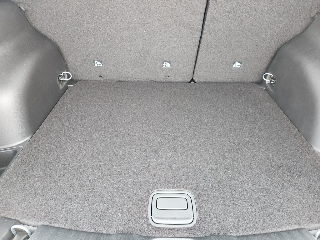 2026 Jeep Compass Latitude Image 9 of 24