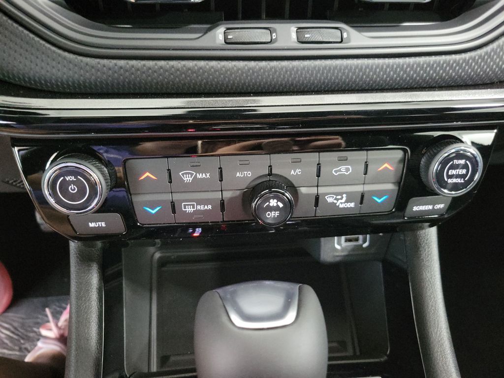 2026 Jeep Compass Latitude Image 19 of 21