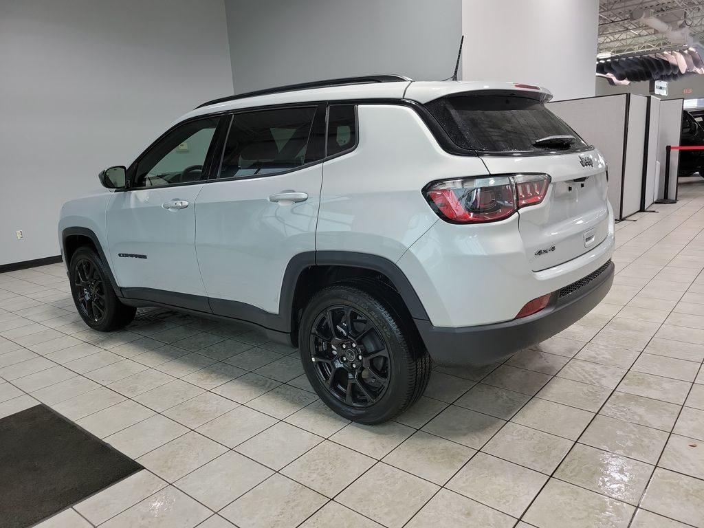 2026 Jeep Compass Latitude Image 7 of 21