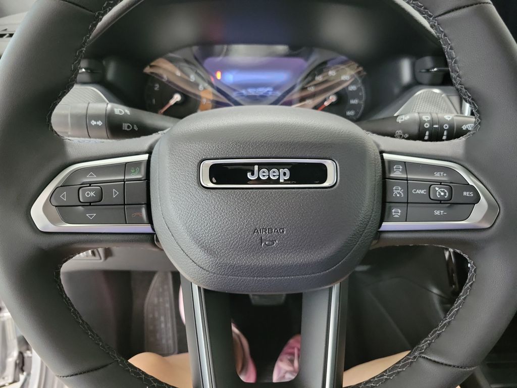 2026 Jeep Compass Latitude Image 12 of 21