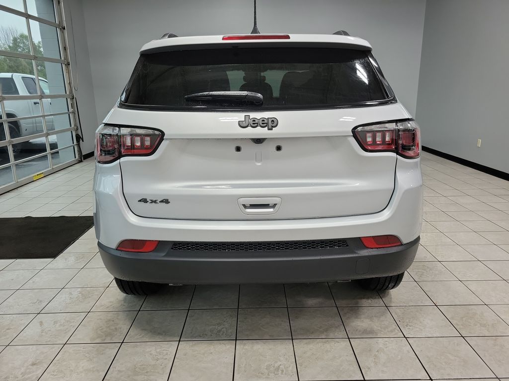 2026 Jeep Compass Latitude Image 6 of 21