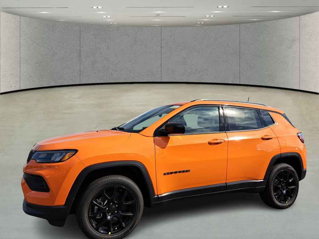 2026 Jeep Compass Latitude Altitude Image 2 of 28