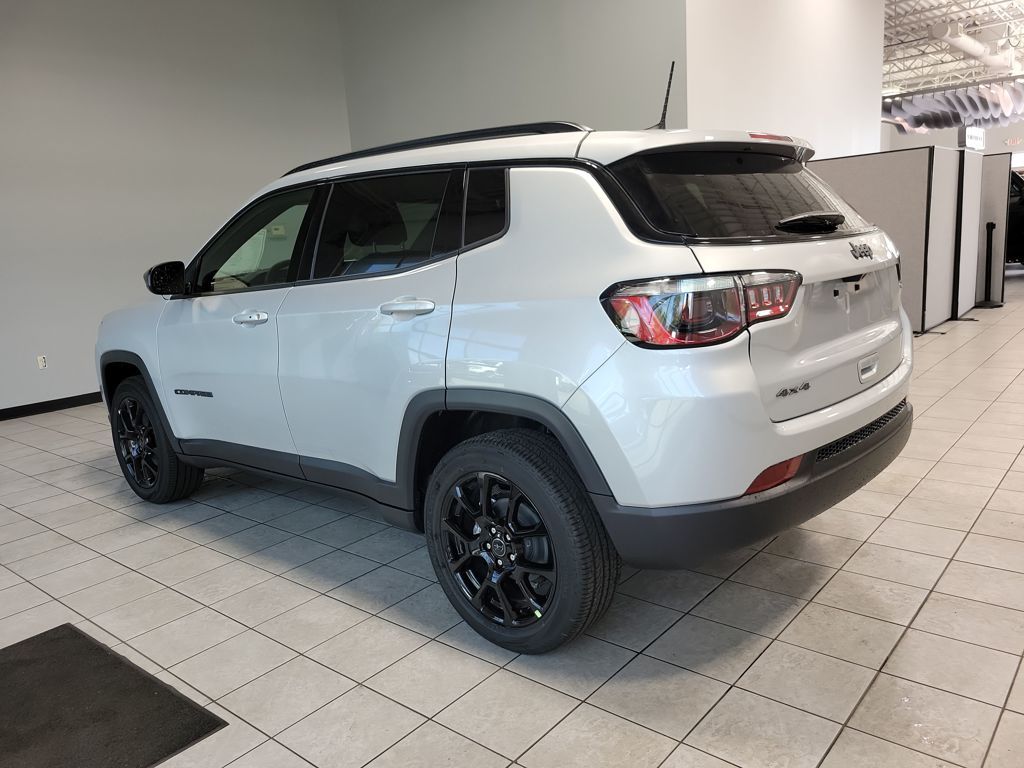 2026 Jeep Compass Latitude Image 6 of 24