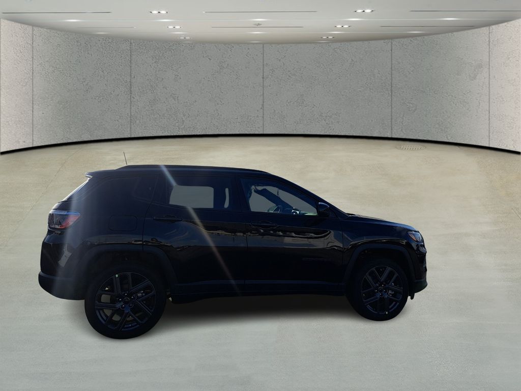 2026 Jeep Compass Latitude Altitude Image 3 of 32