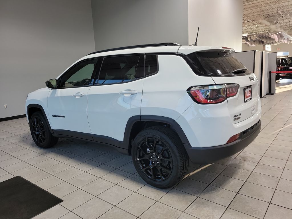 2026 Jeep Compass Latitude Image 7 of 22