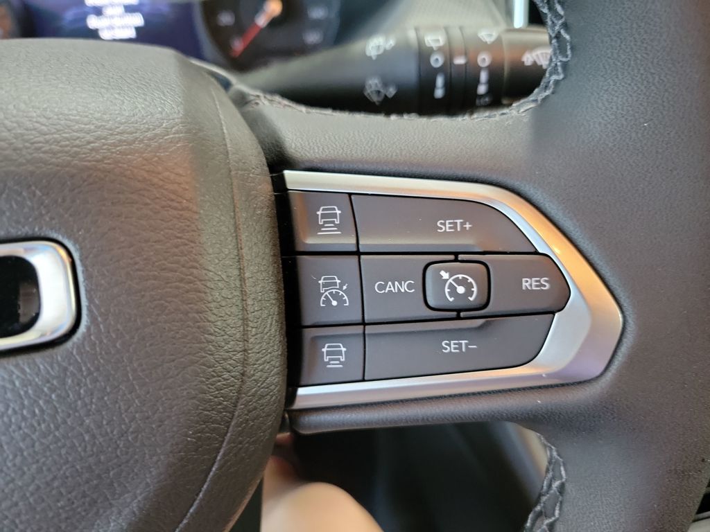 2026 Jeep Compass Latitude Image 17 of 22