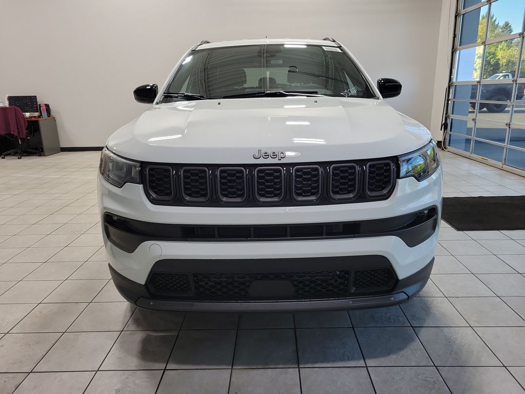 2026 Jeep Compass Latitude Image 2 of 22