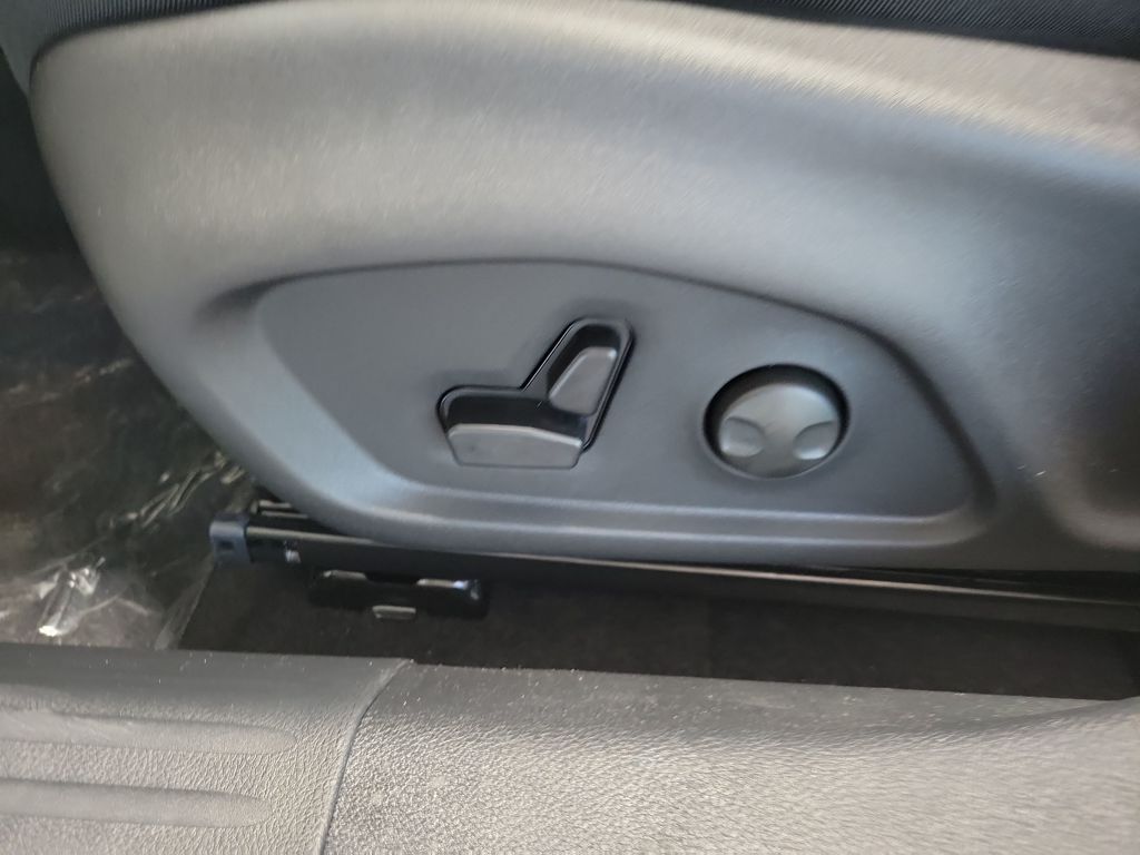 2026 Jeep Compass Latitude Image 18 of 22