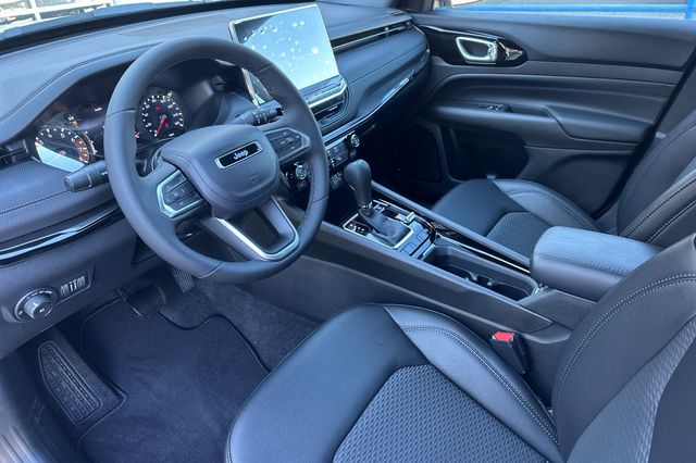 2026 Jeep Compass Latitude Image 16 of 27