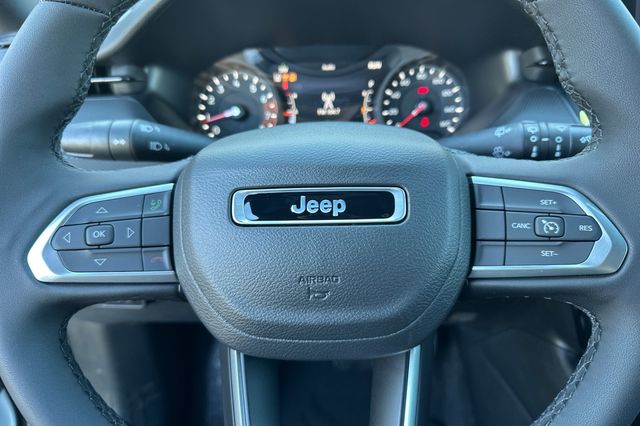 2026 Jeep Compass Latitude Image 18 of 27