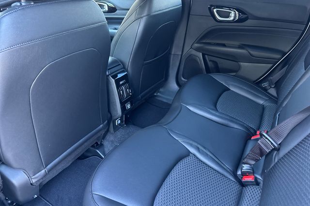 2026 Jeep Compass Latitude Image 13 of 27