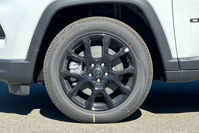 2026 Jeep Compass Latitude Image 10 of 27