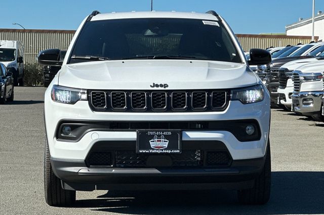 2026 Jeep Compass Latitude Image 2 of 27
