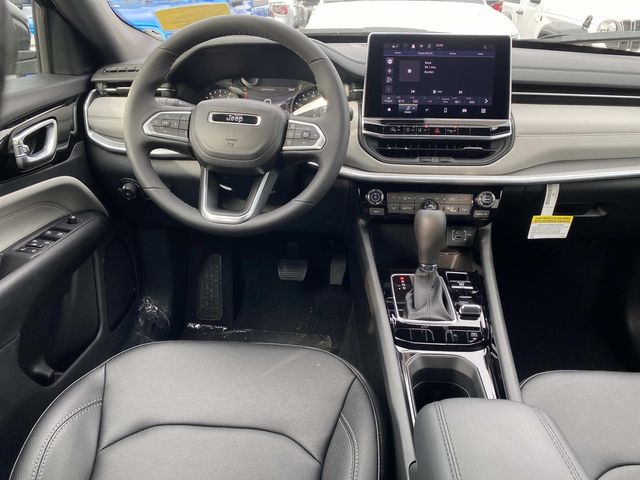 2026 Jeep Compass Limited Image 8 of 15