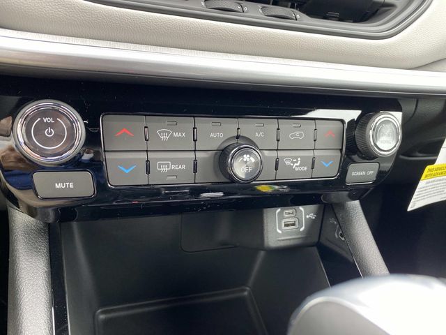 2026 Jeep Compass Limited Image 14 of 15