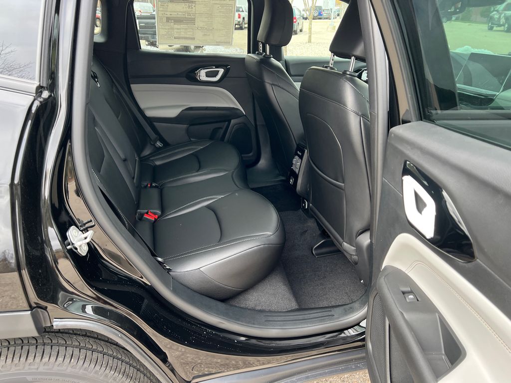 2026 Jeep Compass Limited Image 15 of 27