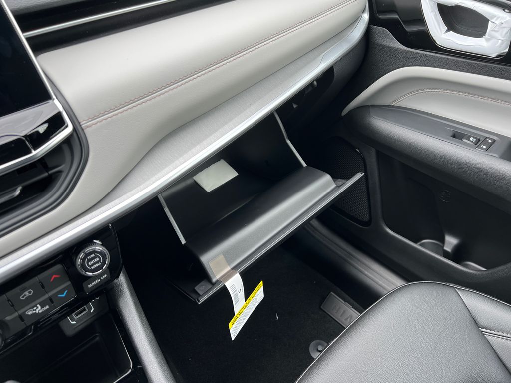 2026 Jeep Compass Limited Image 25 of 27