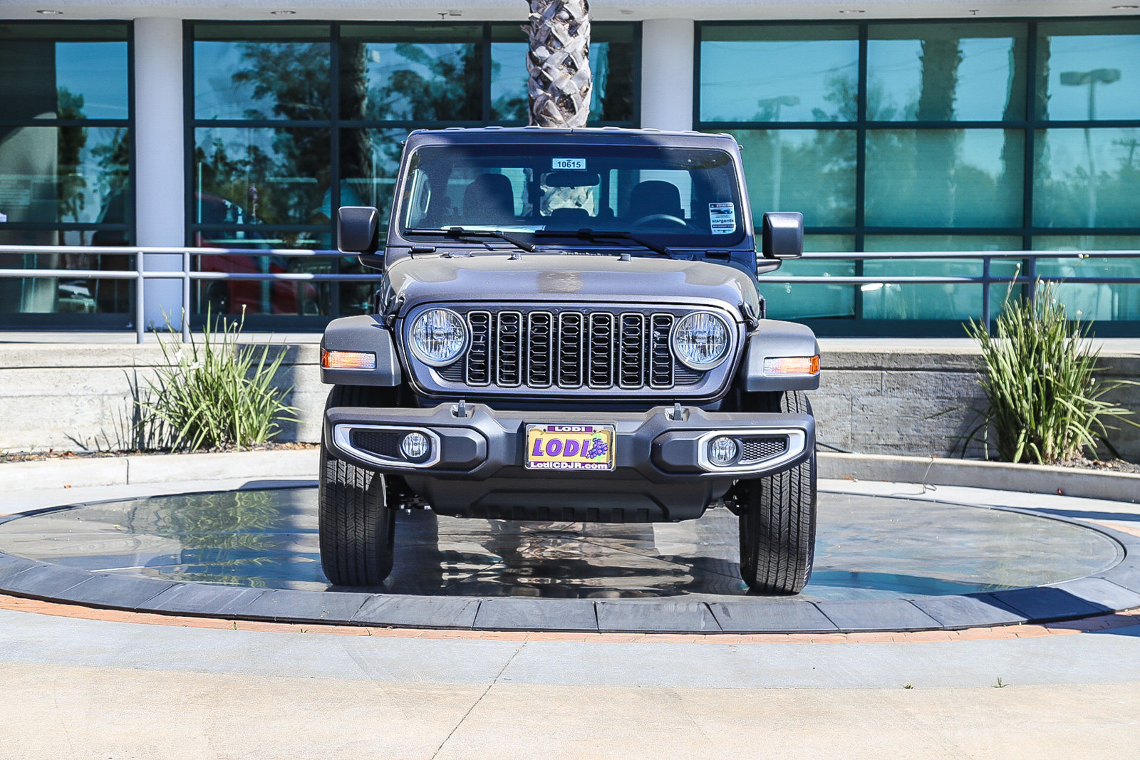 2026 Jeep Gladiator Sport Image 3 of 28