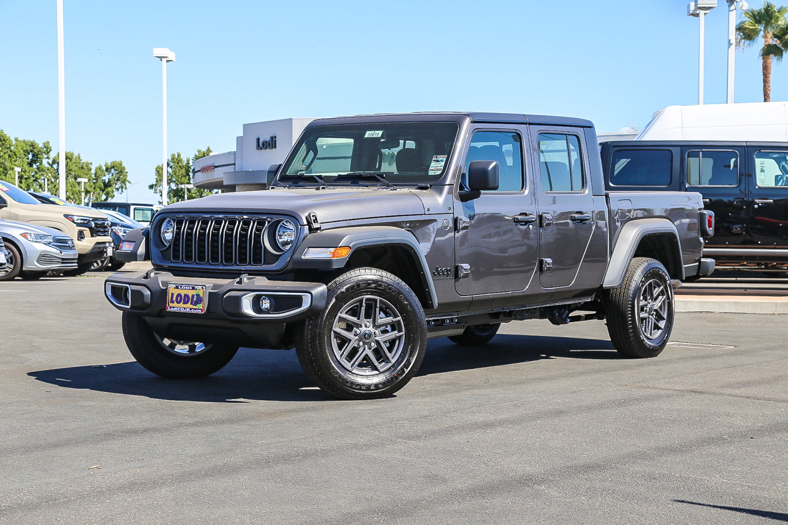 2026 Jeep Gladiator Sport Image 1 of 28