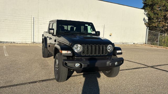 2026 Jeep Gladiator Sport S Image 4 of 29