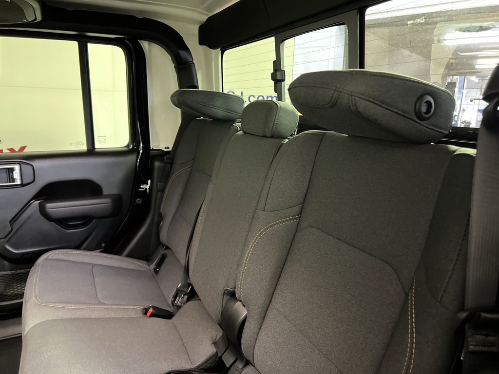 2026 Jeep Gladiator Sport S Image 7 of 24