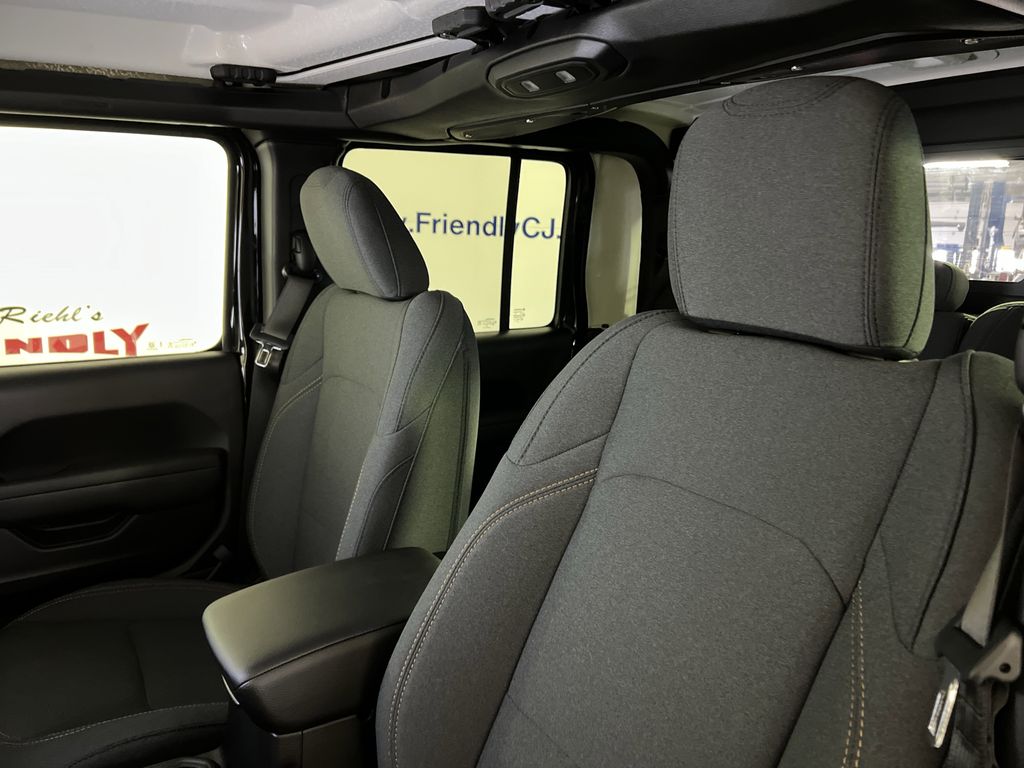2026 Jeep Gladiator Sport S Image 8 of 24