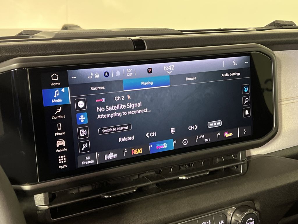 2026 Jeep Gladiator Sport S Image 13 of 24