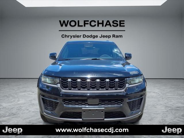 2026 Jeep Grand Cherokee Laredo Altitude Image 2 of 25