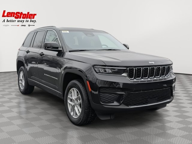 2026 Jeep Grand Cherokee Laredo Image 2 of 26