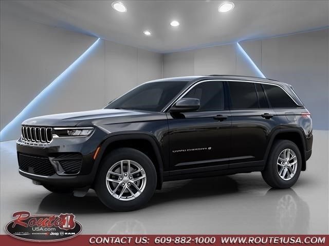 2026 Jeep Grand Cherokee Laredo Image 2 of 27