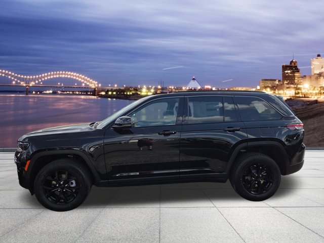 2026 Jeep Grand Cherokee Laredo Altitude Image 3 of 12