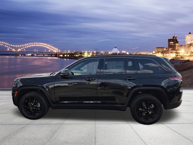 2026 Jeep Grand Cherokee Laredo Altitude Image 2 of 12
