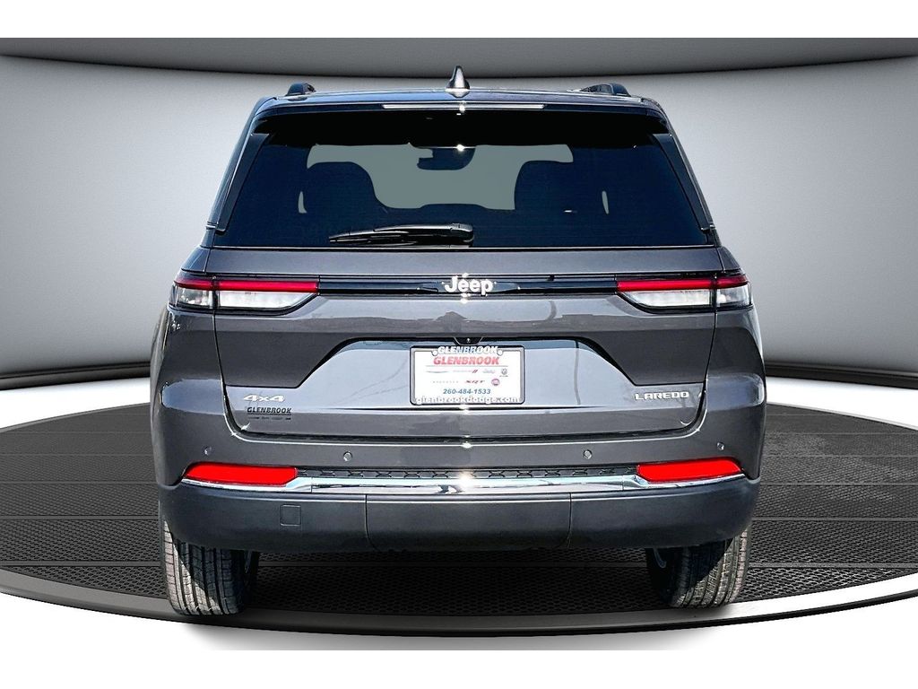 2026 Jeep Grand Cherokee Laredo X Image 2 of 14
