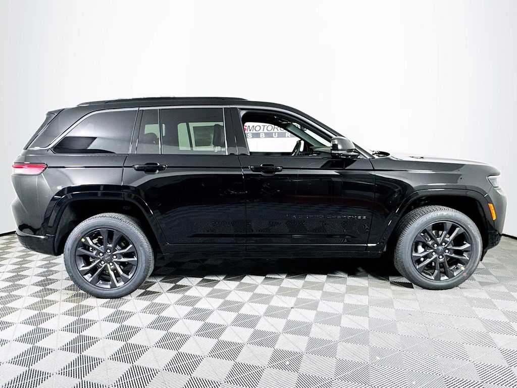 2026 Jeep Grand Cherokee Limited Reserve Image 3 of 33