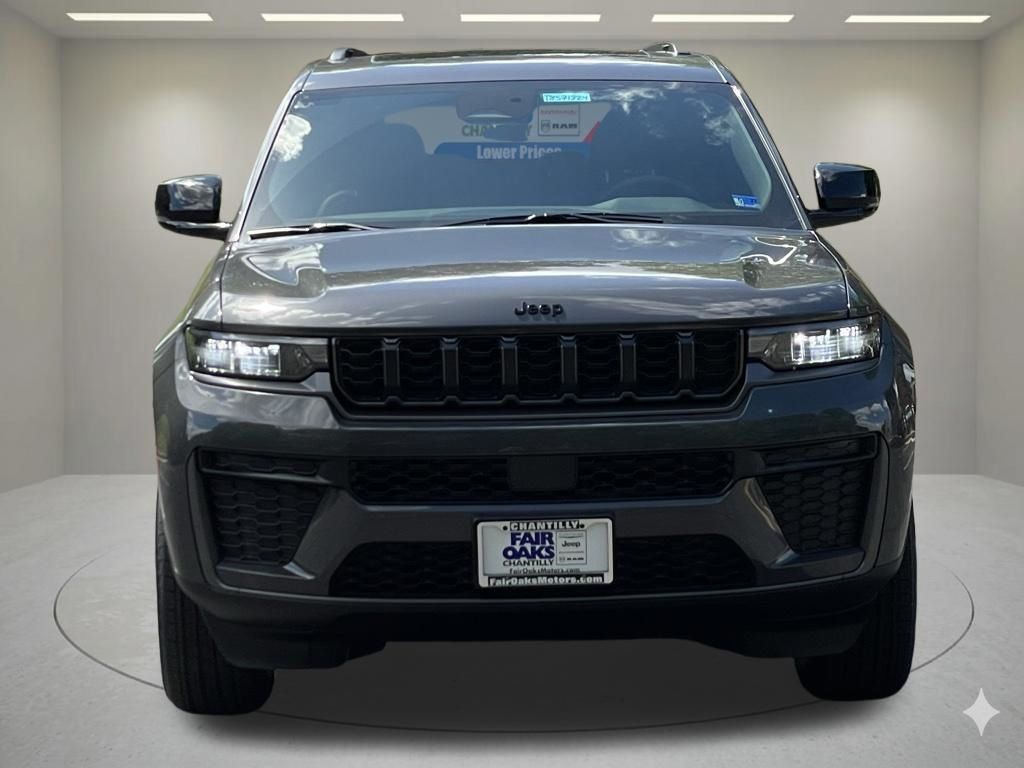 2026 Jeep Grand Cherokee L Laredo Altitude Image 2 of 23