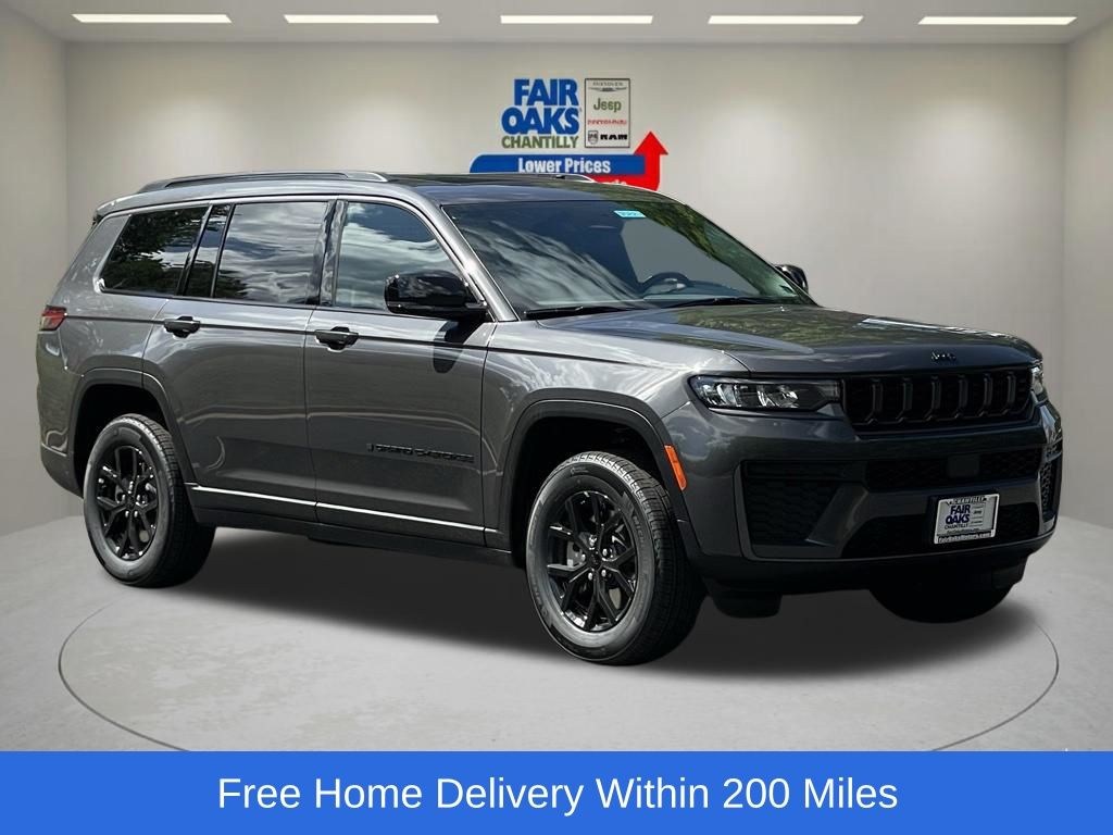 2026 Jeep Grand Cherokee L Laredo Altitude Image 3 of 23
