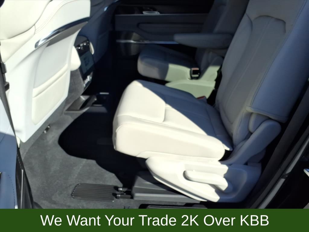 2026 Jeep Grand Wagoneer Summit Obsidian Image 9 of 16