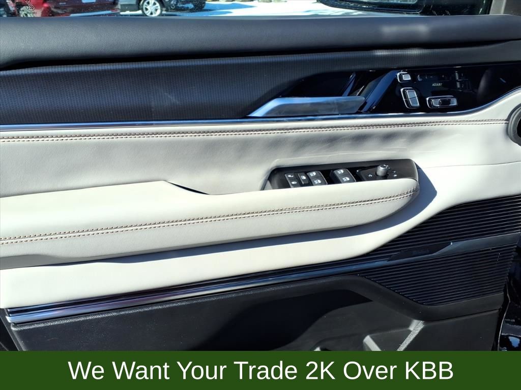 2026 Jeep Grand Wagoneer Summit Obsidian Image 14 of 16