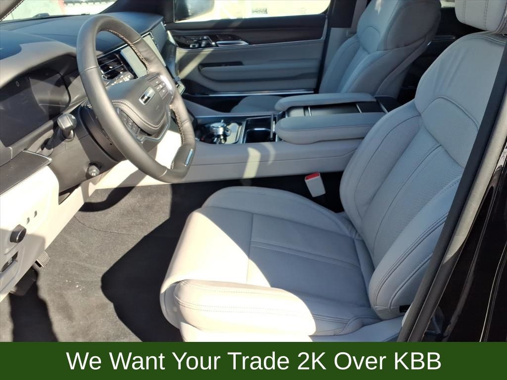 2026 Jeep Grand Wagoneer Summit Obsidian Image 8 of 16