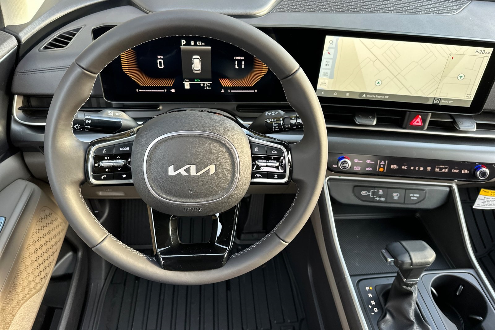 2026 Kia Carnival LXS Image 8 of 23