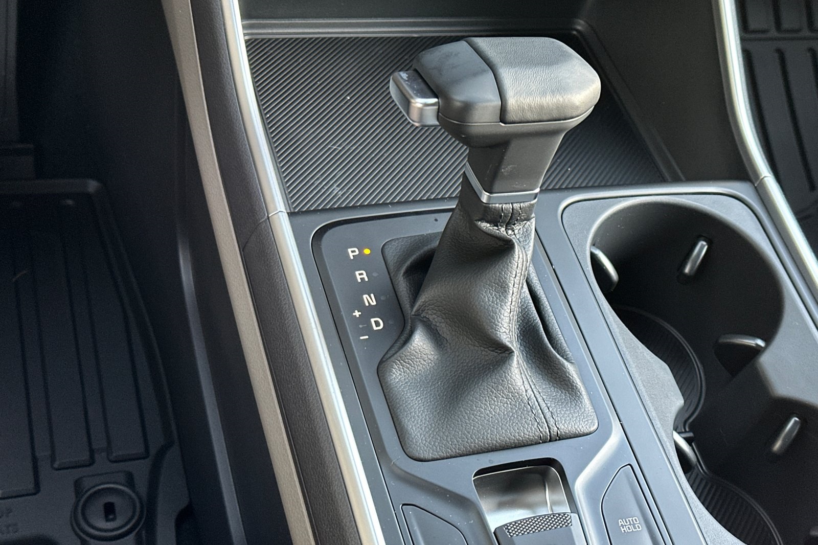 2026 Kia Carnival LXS Image 13 of 23